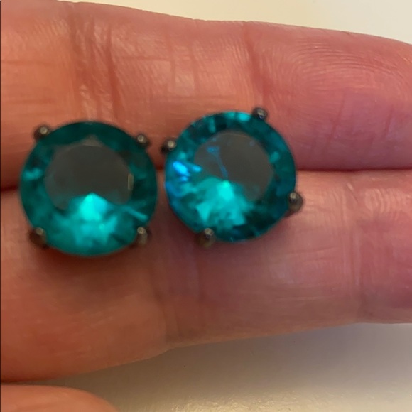 Blue stud earrings - Picture 4 of 8